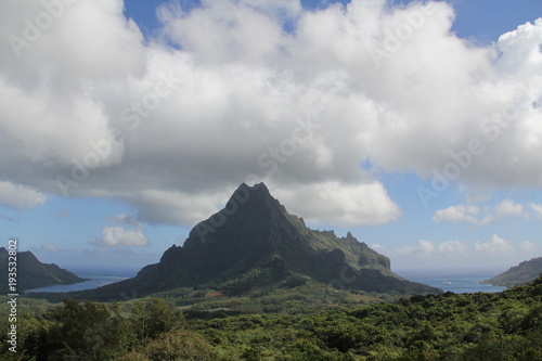 Plakat widok górski na Moorea na Tahiti