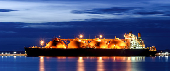 Poster - LNG TANKER AT THE GAS TERMINAL - Sunrise over the ship and port