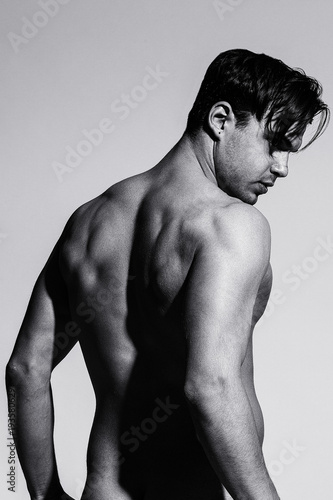 Homme Muscle De Dos En Studio Stock Photo Adobe Stock