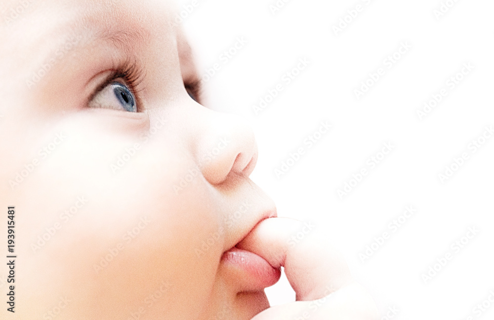 profile of a little baby - obrazy, fototapety, plakaty 