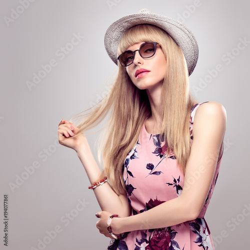 Fashion Beauty Blond Girl In Stylish Sunglasses Summer Outfit