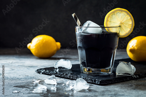 Fotografía Detox activated charcoal black lemonade. Copy space.