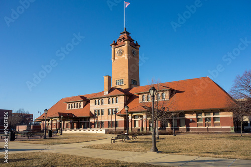 Historic Union Station train station depot in Springfield, Illinois, across from Tableau sur Toile