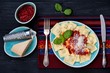 © Inna - Ravioli met tomatensaus en parmezaanse kaas