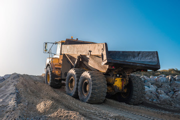 Wall Mural - camion de chantier en action