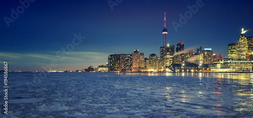 Zdjęcie XXL Toronto&#39;s Winter skyline, widok z Cherry Street, Toronto, Ontario, Kanada.