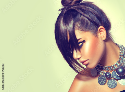 Fashion Beauty Girl Gorgeous Brunette Woman Portrait