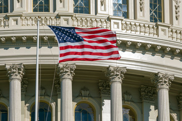 Fototapete - Washington DC Capitol detail with american flag