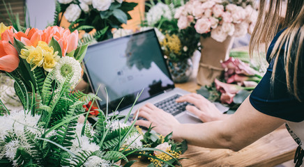 Yong florist using interface of online flower shop