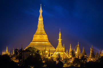 Wall Mural - Shwedagon pagoda