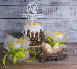 Eater cakes with egg decoration