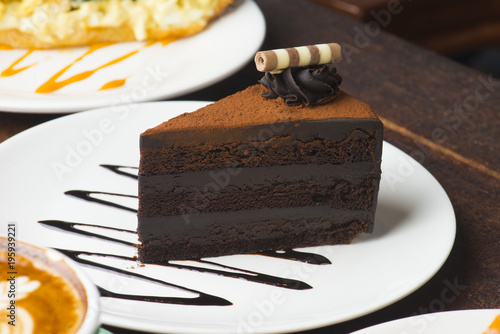 Zdjęcie XXL ciemne ciasto czekoladowe