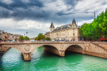 Wall Mural - Pont Saint-Michel