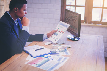 Business analysts business marketing plan to make investment decisions.