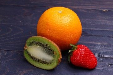 Canvas Print - Orange, strawberry and kiwi