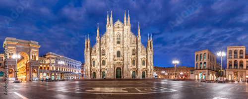 Fotografia, Obraz  Panoramic view of piazza del Duomo, Cathedral Square, with Milan Cathedral or Du