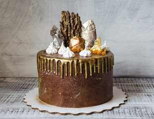 chocolate cake with merengue and salted caramel