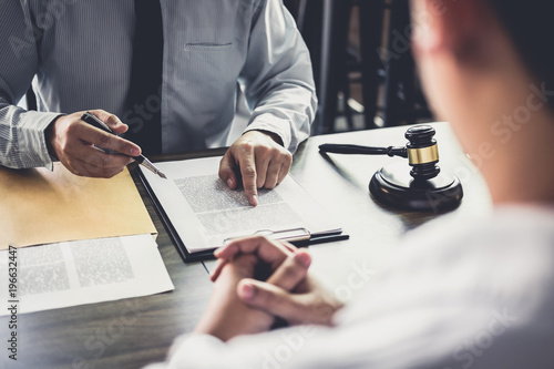 Fotomural Businessman and Male lawyer consult having team meeting with client, Law and Leg