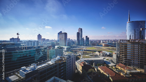 Fotomural  Milano vista dall'alto con grattacieli