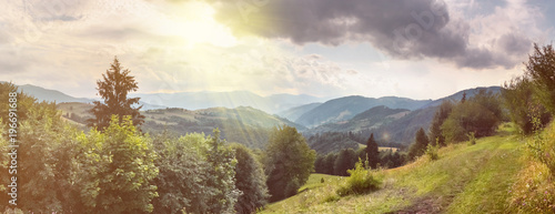  Fototapeta Karpaty   piekny-krajobraz-panorama-baner-widok-na-ukrainskie-karpaty-zachodnia-ukraina