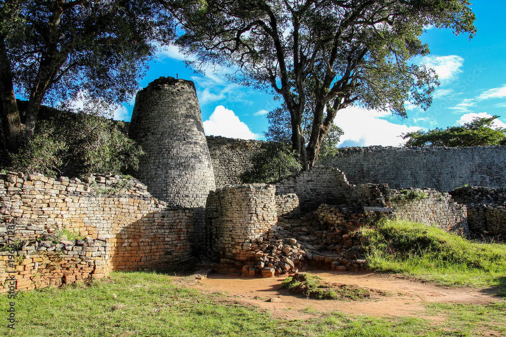 The Great Zimbabwe ruins outside Mavingo in Zimbabwe - obrazy, fototapety, plakaty 