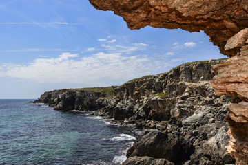 Yailata is situated 2 km south of Kamen Briag and 18 km northeast of Kavarna. It is a 300-acre seaside terrace, separated from the sea by rocky massifs with a height of 50 - 60 m.