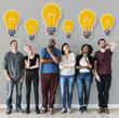 © Rawpixel.com - Peopl with lightbulb icon