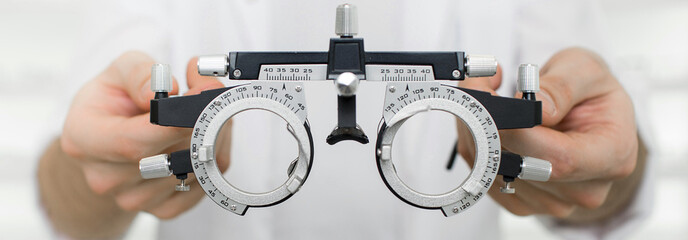 test vision equipment, optometrist trial frame close-up