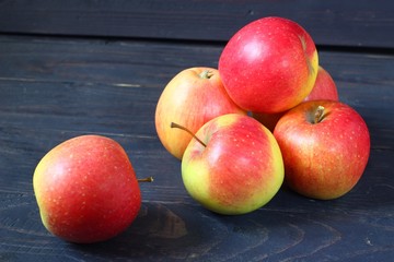 Canvas Print - Red and yellow apples of medium size