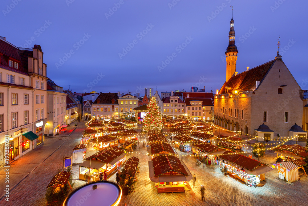 Obraz na płótnie Tallinn. Town Hall Square at Christmas. w salonie