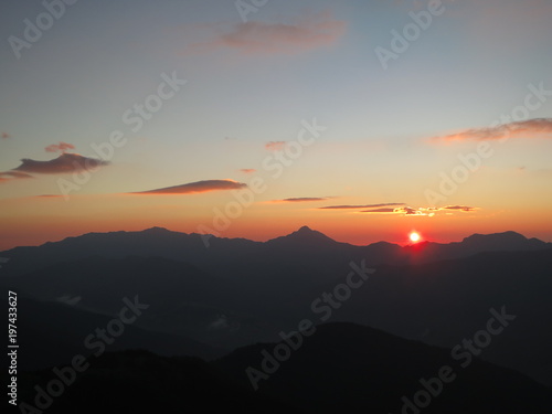 南湖大山 中央尖山の日の出stock Photo Adobe Stock 南湖大山 中央尖山の日の出stock Photo Adobe Stock