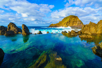 Canvas Print - Natural volcanic lagoon  pools at Porto Moniz, Madeira island, Portugal