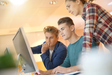 Students in class working together on project
