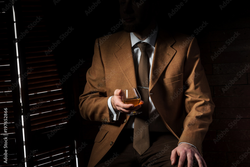 1000_F_197652866_Mhtca57q26PKn7LCwk6qZP0ONJSoHngT.jpg