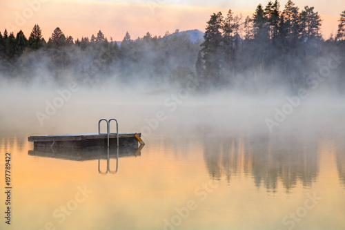 plywanie-dock-at-sunrise