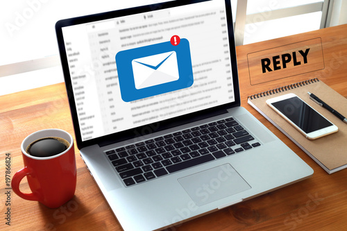 Fotomural reply the message email on computer Businessman is working to important reminder