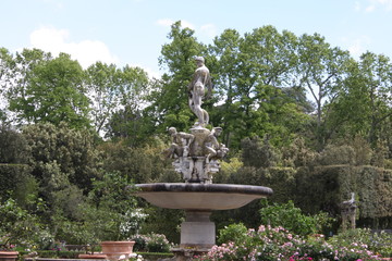 Wall Mural - fountain Ocean by Giambologna (sculpture of Neptune surrounded by water deities) in Boboli Gardens, Florence, Italy