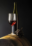 Fototapeta  - still life with red wine and old barrel