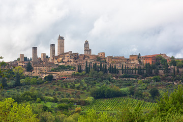 Wall Mural - Beautiful view of the medieval town of San Gimignano, Tuscany, Italy