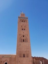 Marrakech Kasbah Mosque.Marrakesch, Die "rote Stadt", Ist Wahrlich Ein Magischer Ort Mit Unzähligen Märkten, Gärten, Palästen Und Moscheen. 
