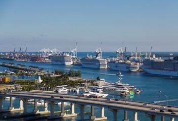 Fototapete - Four Cruise Ships in Port of Miami