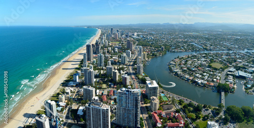 Fotografía View over Surfers Paradise and Nerang river in Queensland, Australia