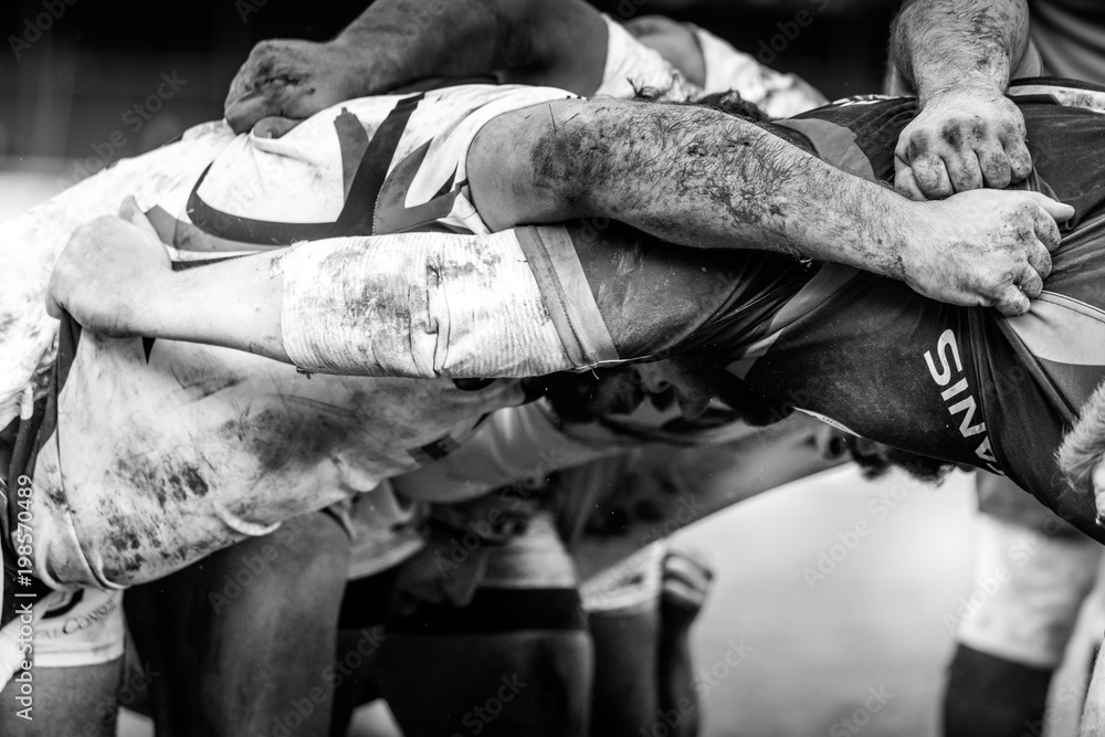 Mêlée de rugby à XV en noir et blanc - obrazy, fototapety, plakaty 