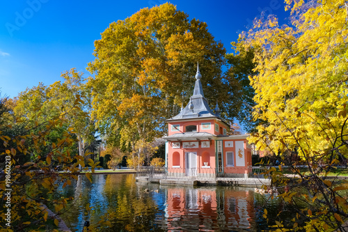 マドリード エル レティーロ公園 漁師の家 Buy This Stock Photo And Explore Similar Images At Adobe Stock Adobe Stock