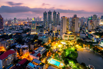 Fototapete - Sunset scence of Bangkok skyline Panorama and Skyscraper