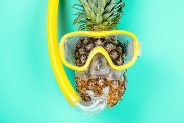 Wall Mural - Pineapple in a snorkeling mask