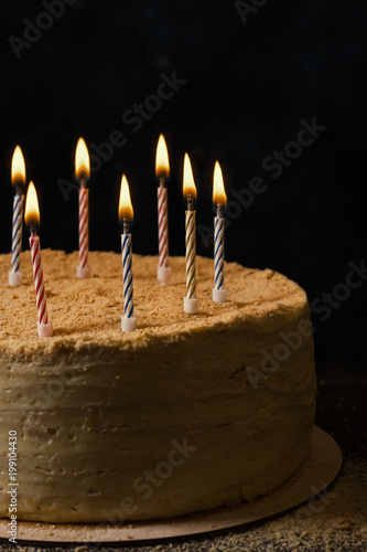 Zdjęcie XXL Tradycyjne ciasto napoleon ze świecami