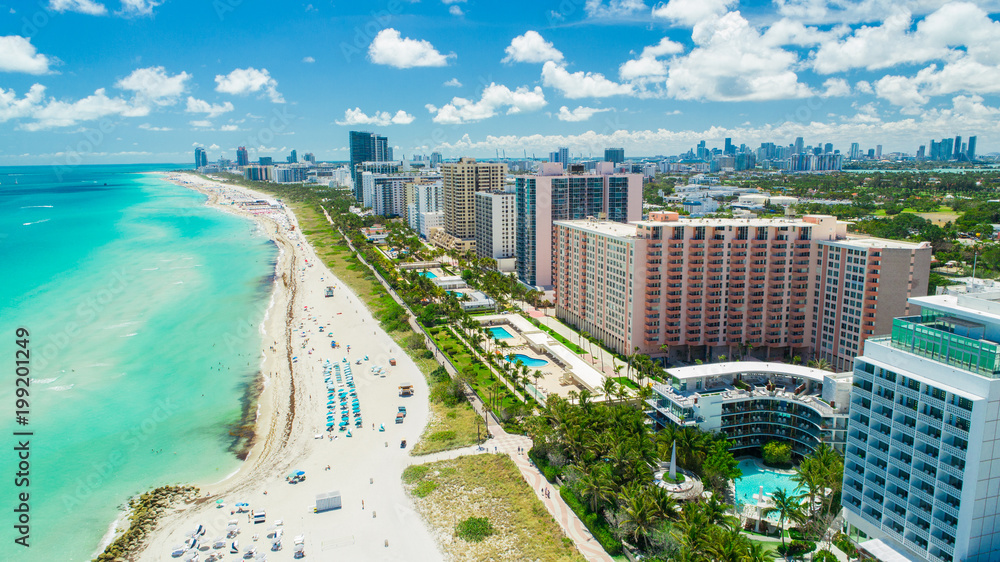 Aerial view of South Beach, Miami Beach, Florida, USA. - obrazy, fototapety, plakaty 