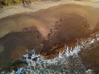 Poster - Rock cliff in ocean 