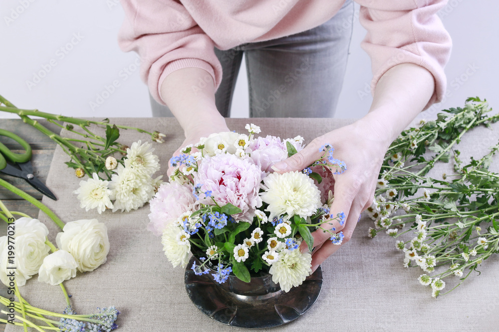 How to make floral arrangement with pink peonies - obrazy, fototapety, plakaty 